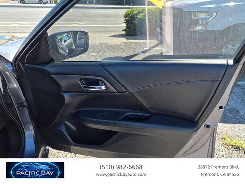 Used 2017 Honda Accord Sport image 18