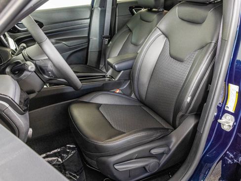 New 2026 Jeep Compass Latitude AWD/4WD image 18