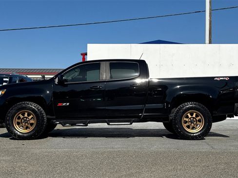 Used 2020 Chevrolet Colorado Z71 w/ Z71 Midnight Edition image 6