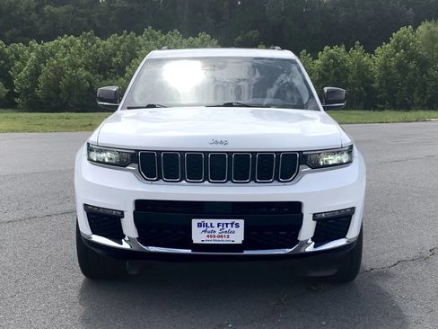 Used 2022 Jeep Grand Cherokee L Limited RWD image 2