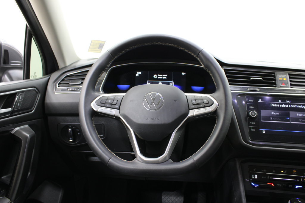 Used 2023 Volkswagen Tiguan SE FWD image 22