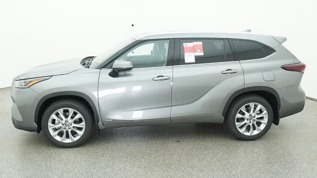 New 2026 Toyota Highlander Limited AWD/4WD image 3