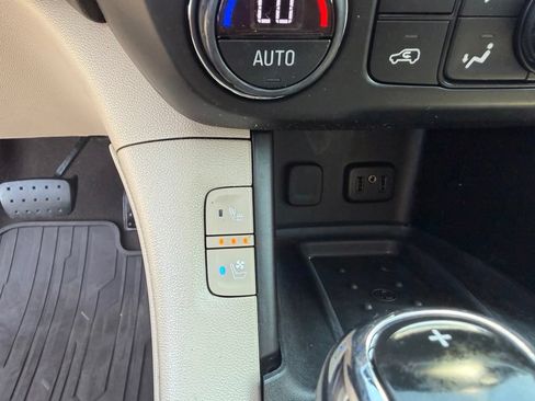 Used 2019 GMC Acadia Denali w/ Technology Package FWD image 39
