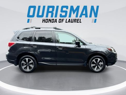 Used 2017 Subaru Forester 2.5i Premium AWD/4WD image 9