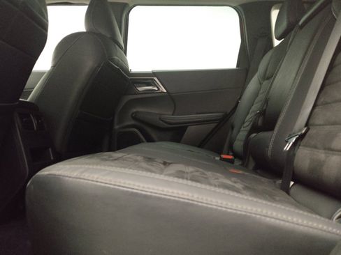 Used 2022 Mitsubishi Outlander SE FWD image 18