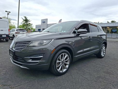 Used 2017 Lincoln MKC Select w/ Select Plus Package AWD/4WD image 3