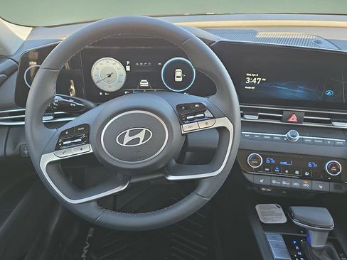 New 2026 Hyundai Elantra Limited FWD image 12