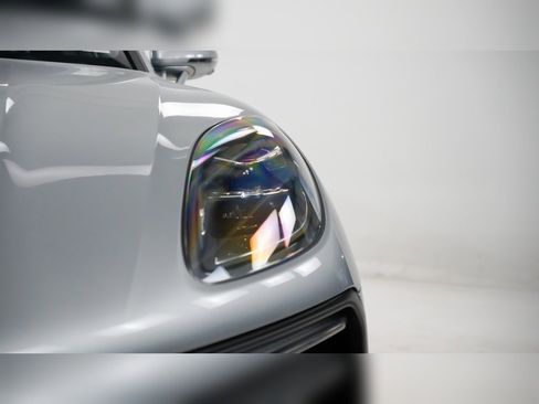 Used 2025 Porsche Macan image 7