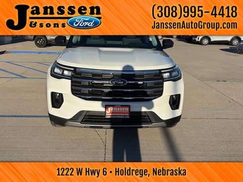 New 2026 Ford Explorer Active w/ Active Comfort Package image 3