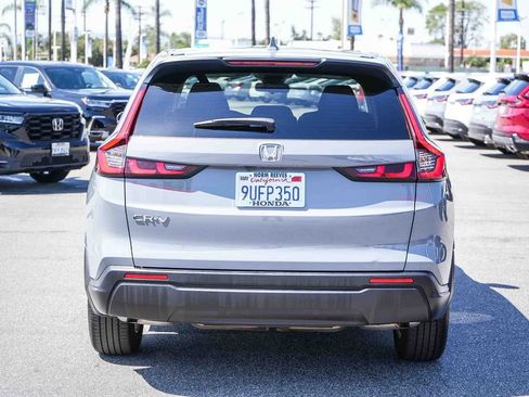 Used 2025 Honda CR-V EX image 8