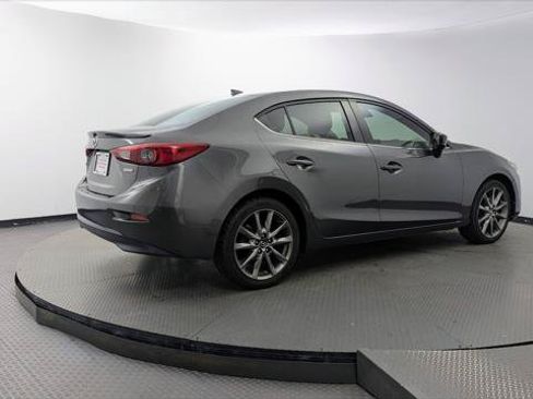 Used 2018 MAZDA MAZDA3 Touring FWD image 8