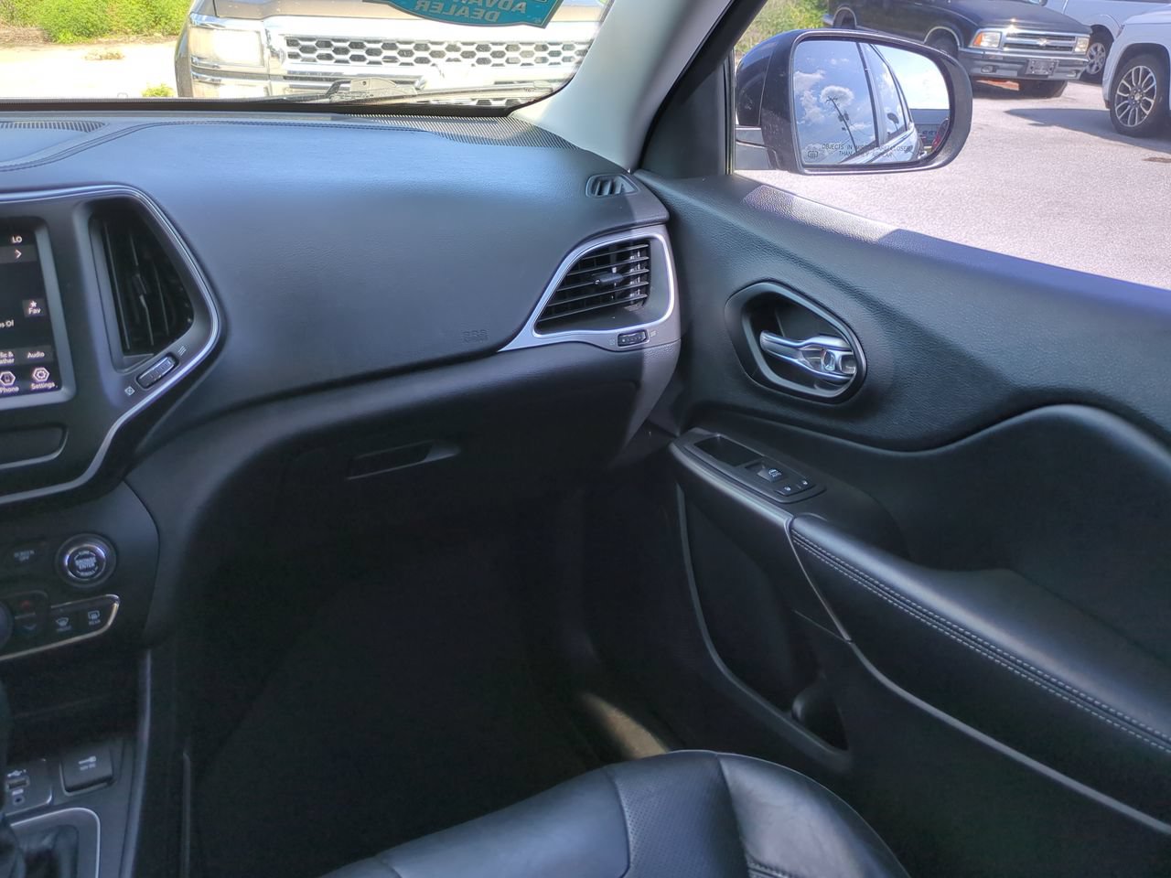 Used 2021 Jeep Cherokee Latitude Lux w/ Comfort/Convenience Group FWD image 16