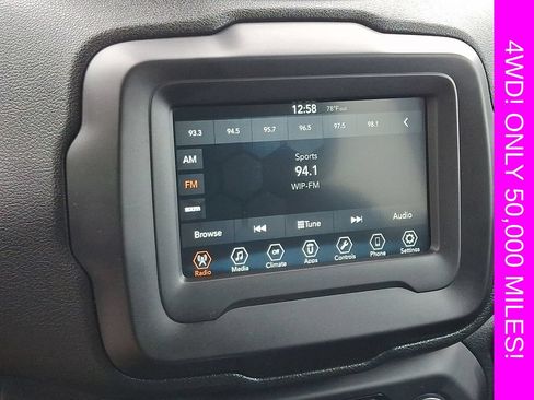 Used 2018 Jeep Renegade Latitude w/ Cold Weather Group AWD/4WD image 16