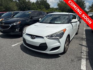 Used 2015 Hyundai Veloster image 1