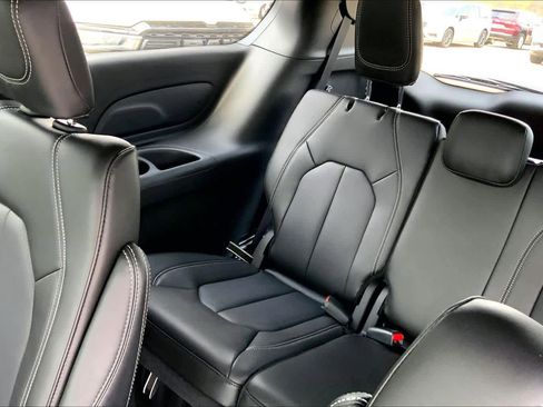 New 2026 Chrysler Pacifica Select w/ S Appearance Package FWD image 16