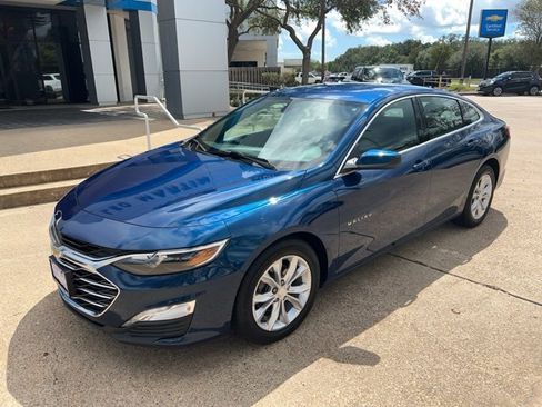 Used 2019 Chevrolet Malibu LT w/ LPO, Convenience Package 2 image 2