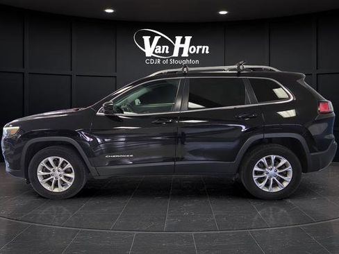Used 2019 Jeep Cherokee Latitude w/ Cold Weather Group image 11