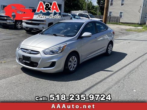 Used 2017 Hyundai Accent SE FWD image 1