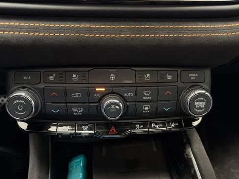 Used 2023 Dodge Durango R/T w/ Hemi Orange Plus Package RWD image 23