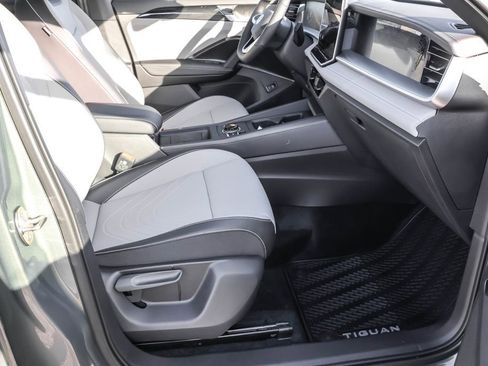 New 2026 Volkswagen Tiguan SE R-Line image 42