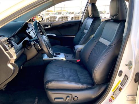 Used 2014 Toyota Camry SE image 7