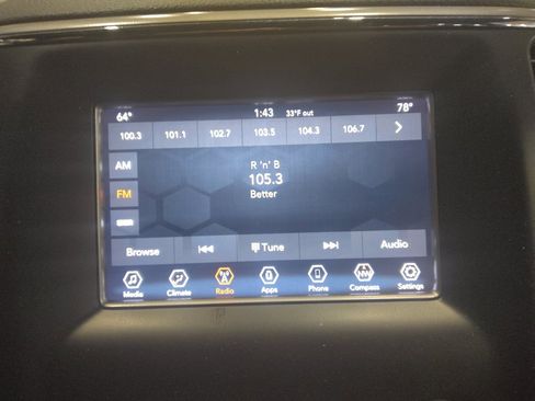 Used 2020 Jeep Grand Cherokee Laredo image 25