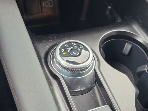 Used 2025 Ford Explorer Active AWD/4WD image 27