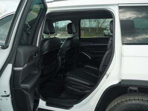 Used 2022 Jeep Grand Cherokee L Limited image 16