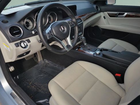 Used 2013 Mercedes-Benz C 250 Sedan image 15