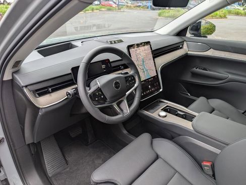 Used 2025 Volvo EX90 Ultra AWD/4WD image 9