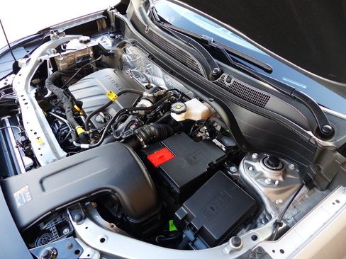 Used 2025 Chevrolet Trax LT w/ Driver Confidence Package image 18