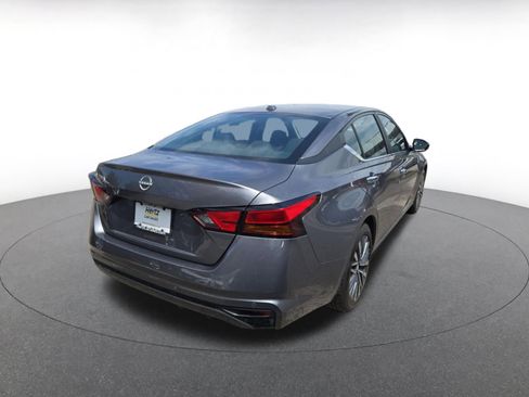 Used 2025 Nissan Altima 2.5 SV FWD image 5