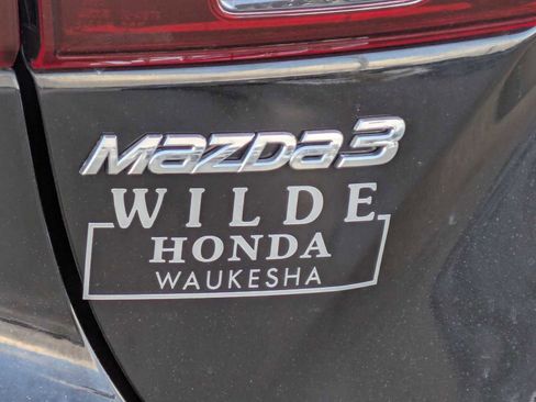 Used 2018 MAZDA MAZDA3 Touring image 12