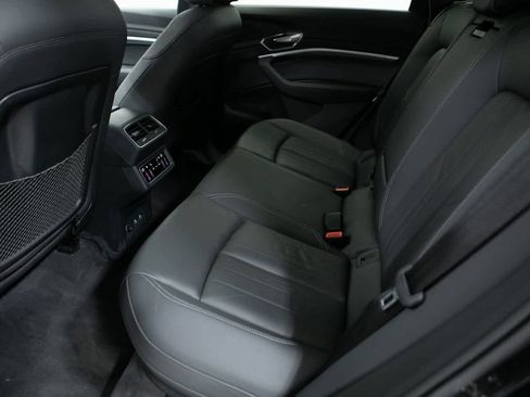 Used 2022 Audi e-tron Premium image 26