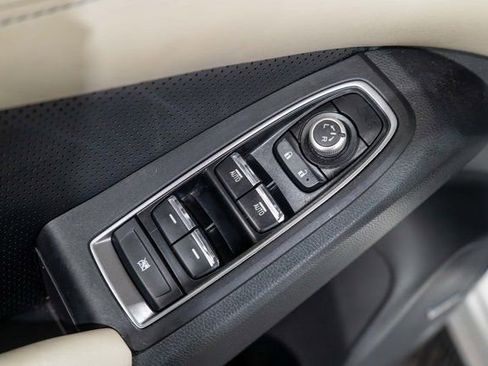 Used 2020 Subaru Ascent Limited w/ Technology Package AWD/4WD image 19