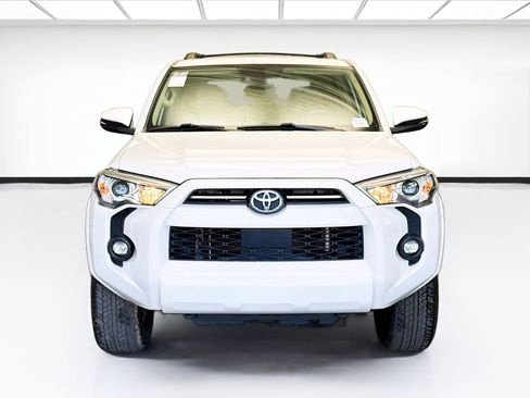 Used 2023 Toyota 4Runner SR5 Premium image 2