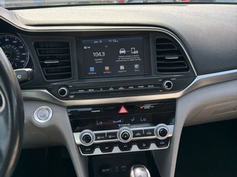 Used 2020 Hyundai Elantra Value Edition FWD image 5