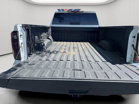 Used 2025 GMC Sierra 2500 AT4X AWD/4WD image 20