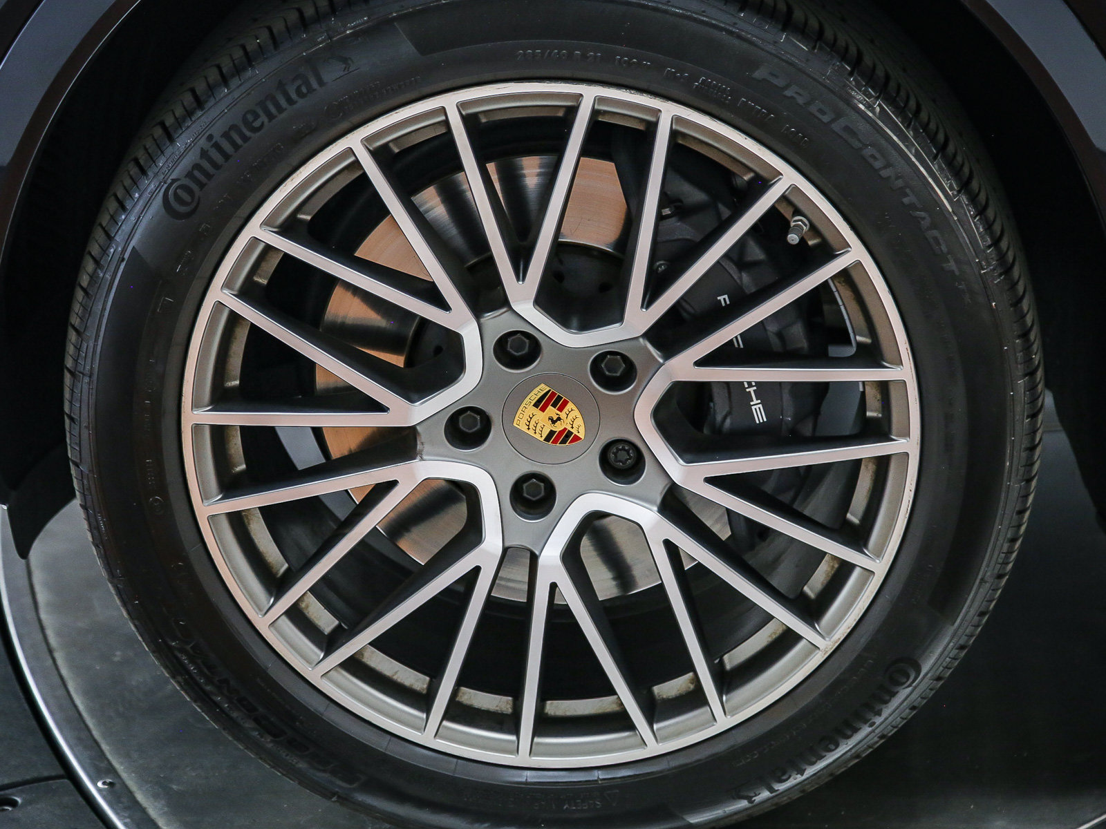 Certified 2023 Porsche Cayenne Platinum Edition AWD/4WD image 13