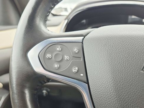 Used 2022 Chevrolet Traverse LT w/ LPO, Floor Liner Package FWD image 23