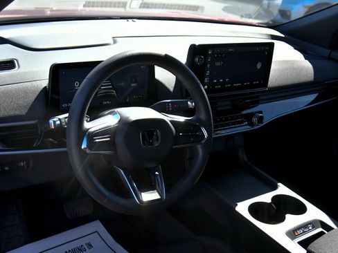 Used 2024 Honda Prologue EX image 16