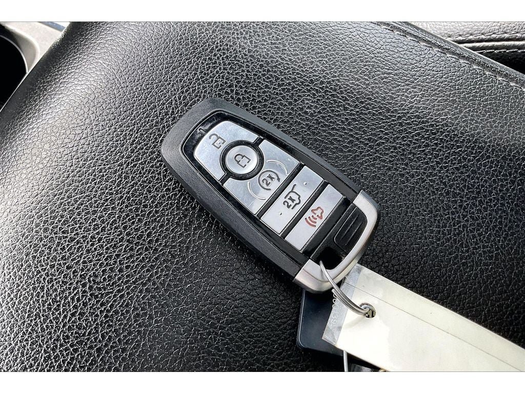Used 2020 Ford Expedition Max XLT w/ Equipment Group 202A AWD/4WD image 14