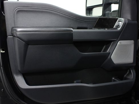 Used 2023 Ford F250 Lariat w/ Lariat Ultimate Package image 11