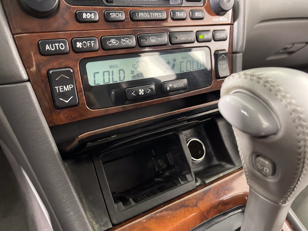 Used 2001 Toyota Avalon XLS w/ Option Pkg 6 FWD image 28