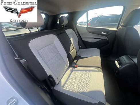 Used 2023 Chevrolet Equinox LS w/ LS Convenience Package FWD image 32