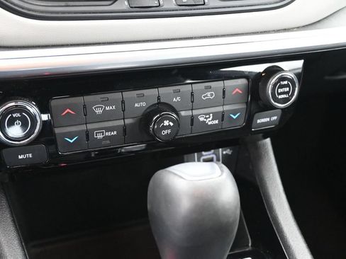Used 2025 Jeep Compass Limited AWD/4WD image 25