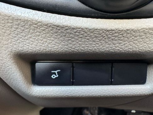 Used 2018 Ford Explorer XLT w/ Equipment Group 202A image 42