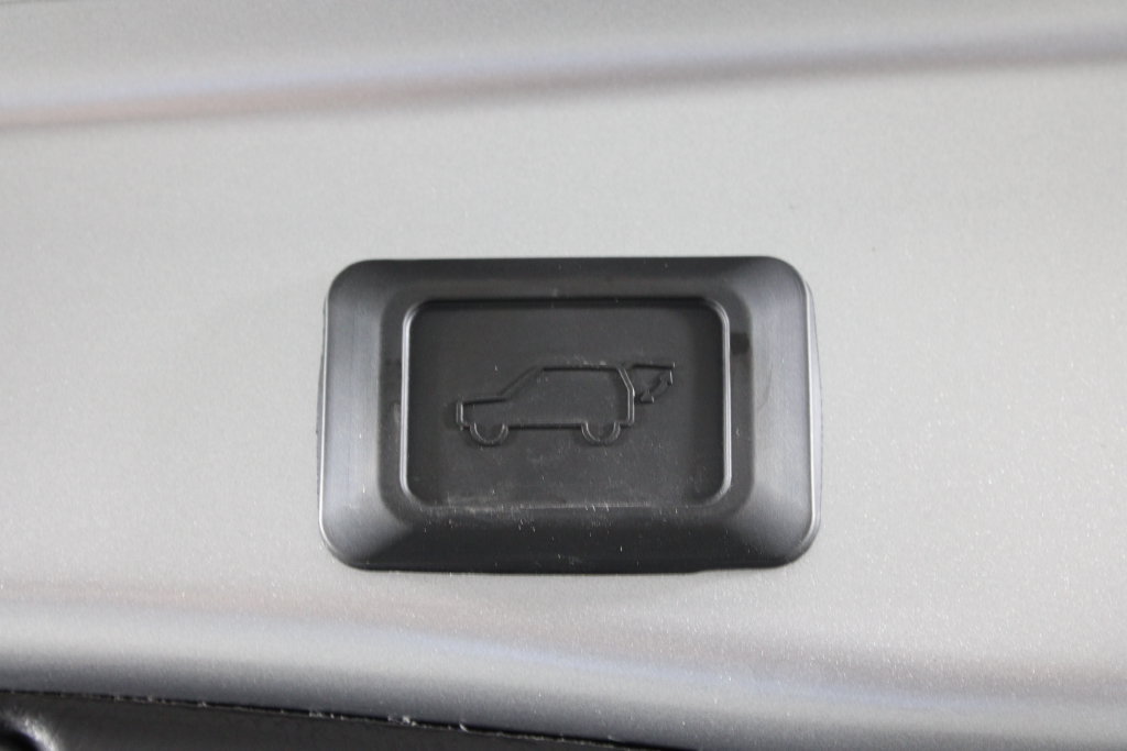 Used 2023 Toyota RAV4 XLE w/ Convenience Package FWD image 17