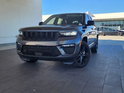 Used 2023 Jeep Grand Cherokee Limited w/ Black Appearance Package