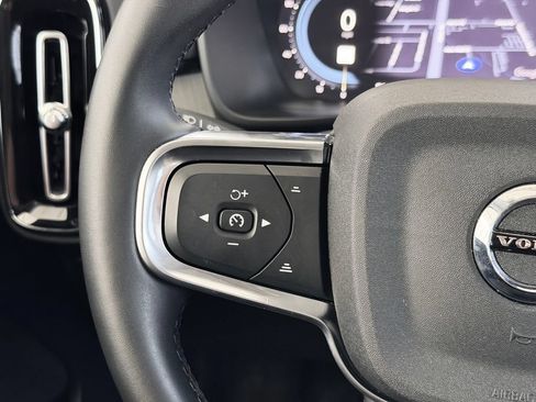 Used 2025 Volvo XC40 B5 Plus AWD/4WD image 13